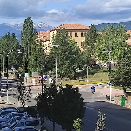 Apartamento O Mon Sabinanigo Bagian luar foto