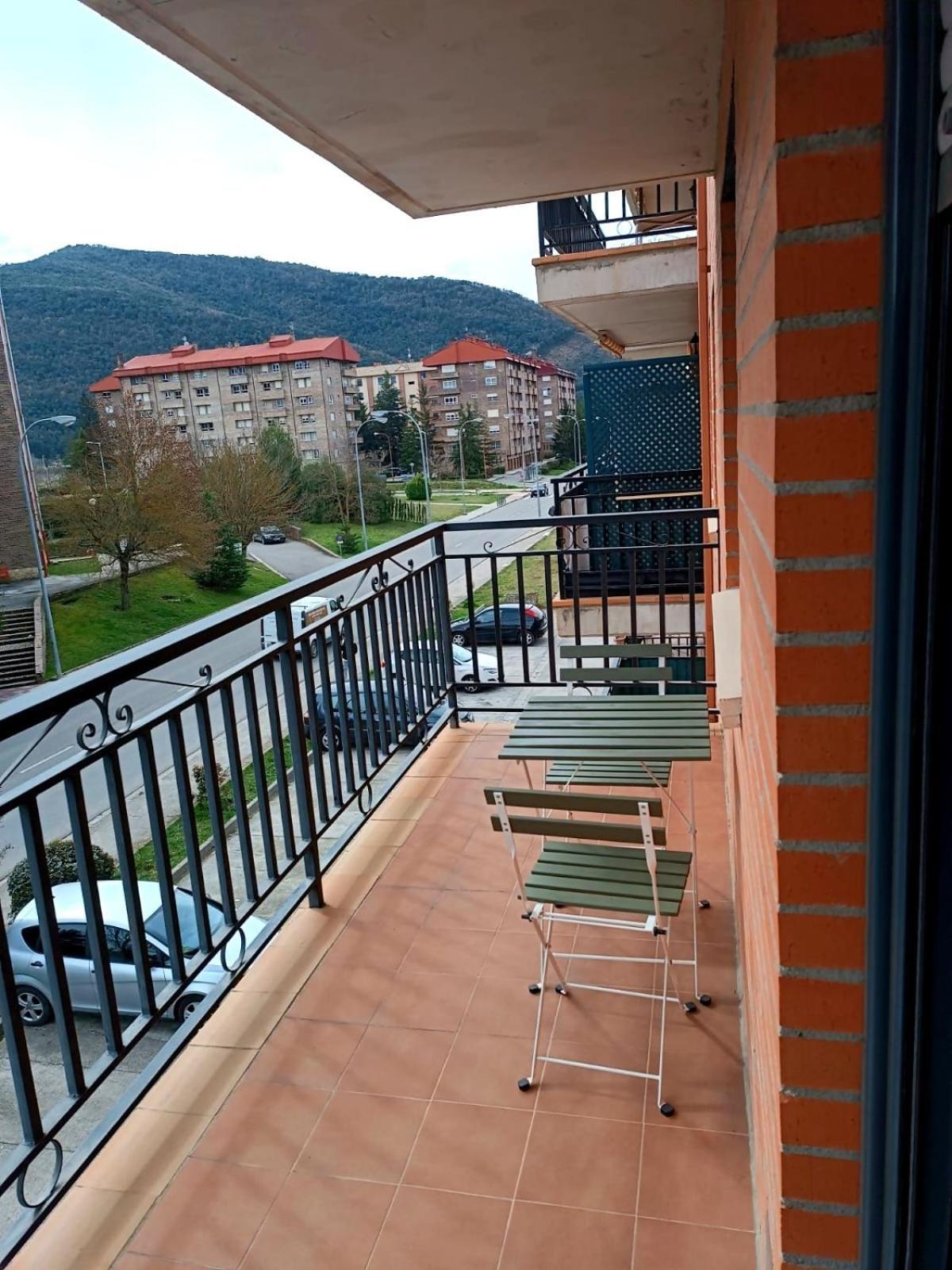 Apartamento O Mon Sabinanigo Bagian luar foto